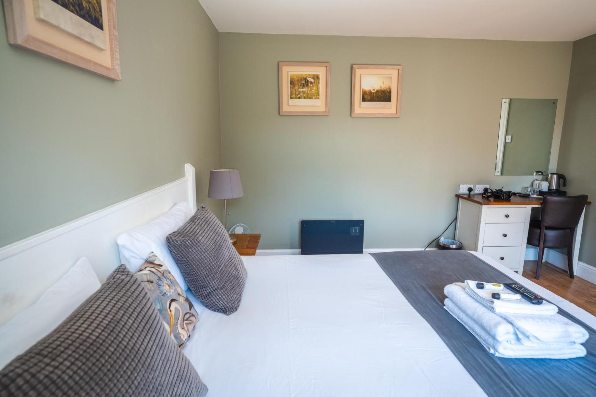 Hotel The Oyster Smack 4*